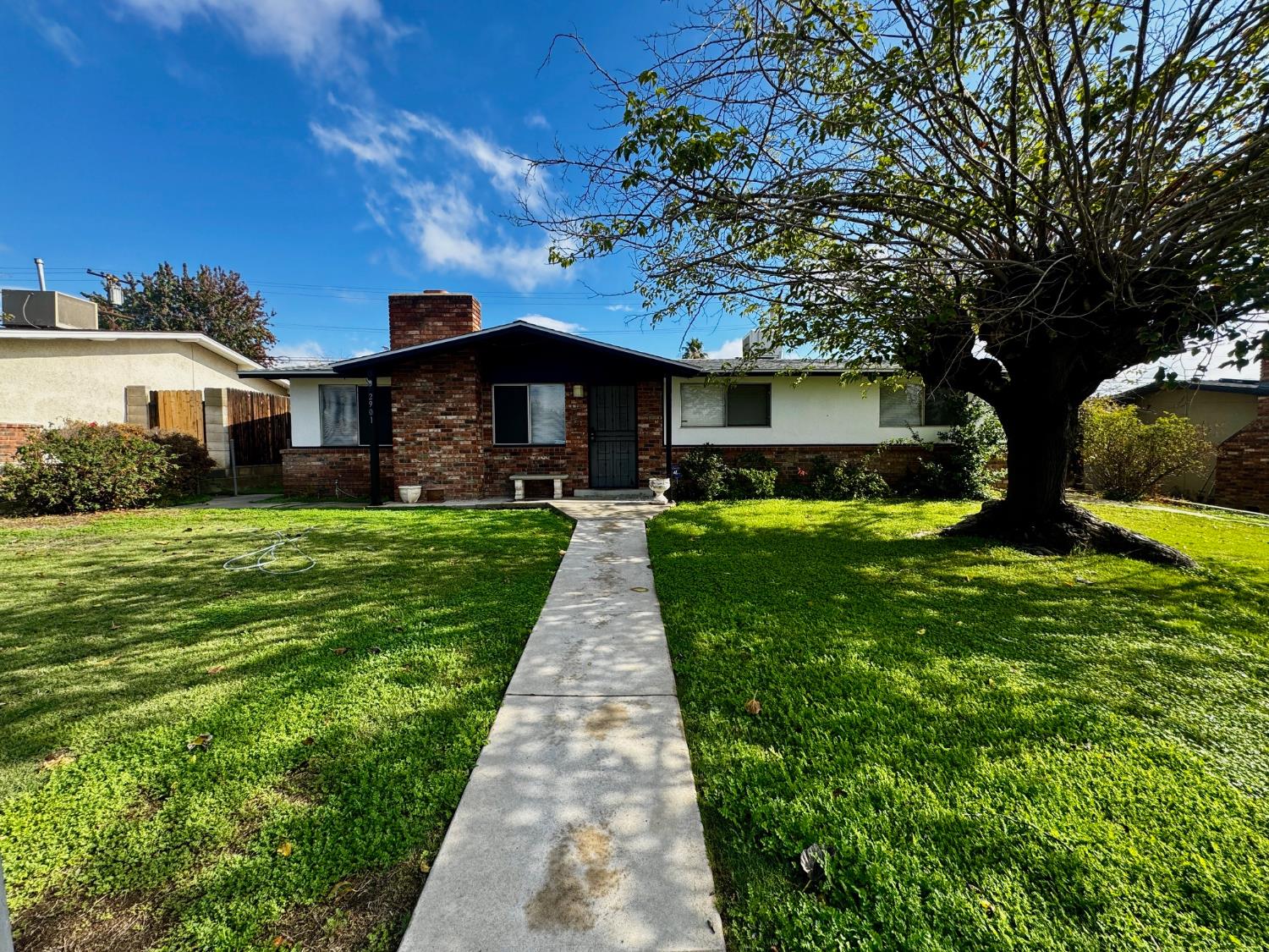 2901 Wenatchee Ave, Bakersfield, CA 93306