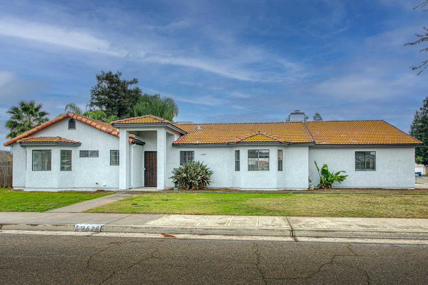 3526 Olive St, Selma, CA 93662
