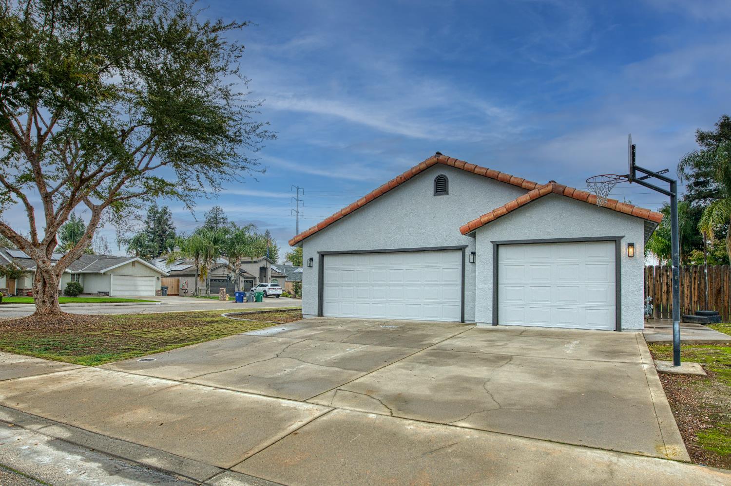 3526 Olive St, Selma, CA 93662