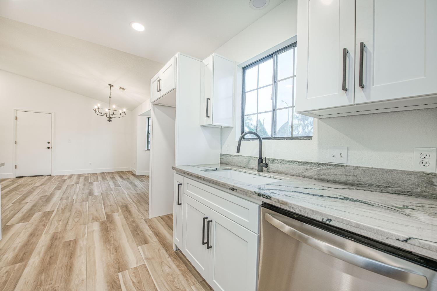 3526 Olive St, Selma, CA 93662