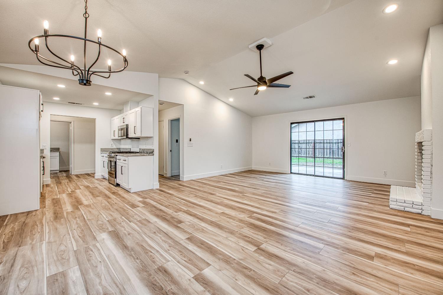 3526 Olive St, Selma, CA 93662