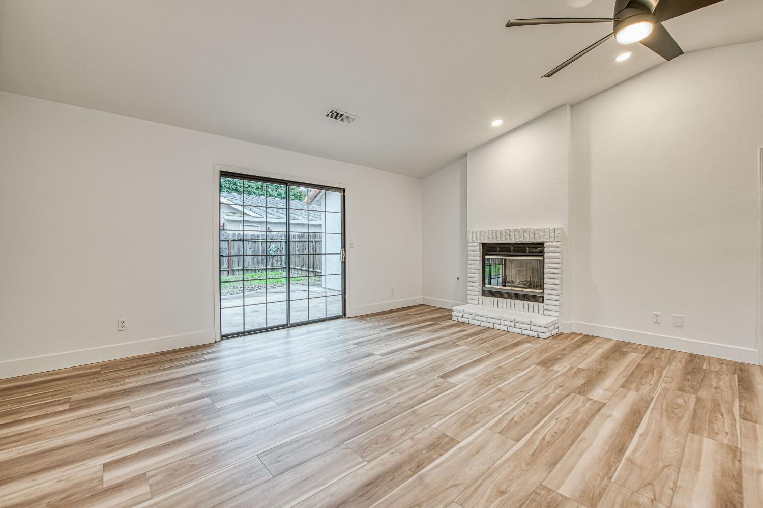 3526 Olive St, Selma, CA 93662