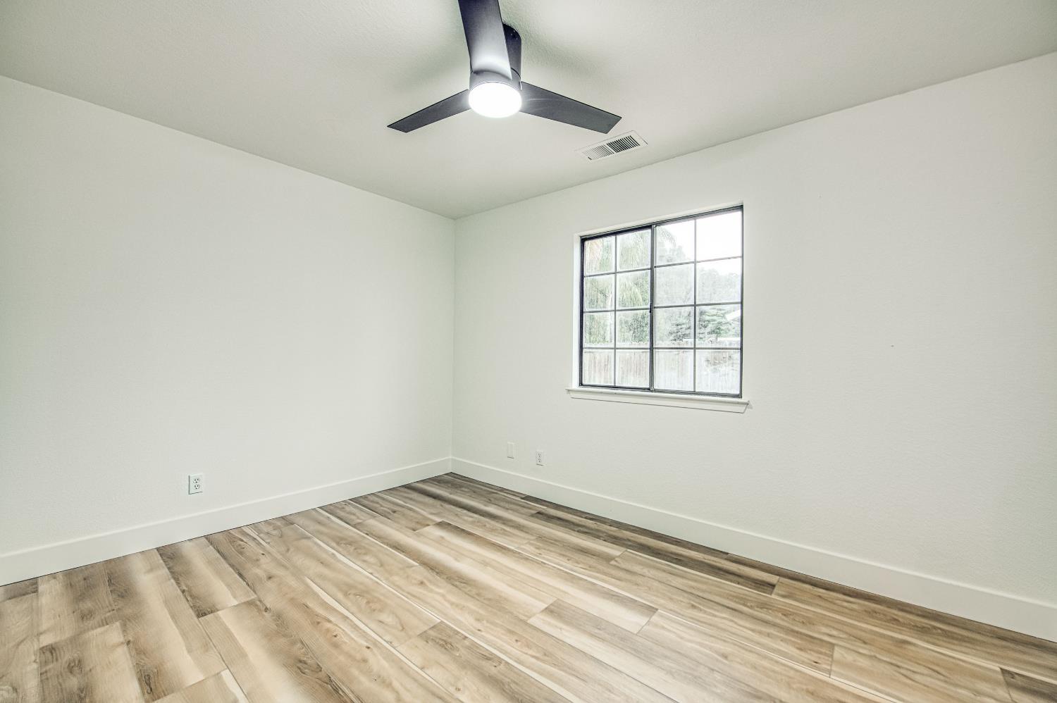 3526 Olive St, Selma, CA 93662