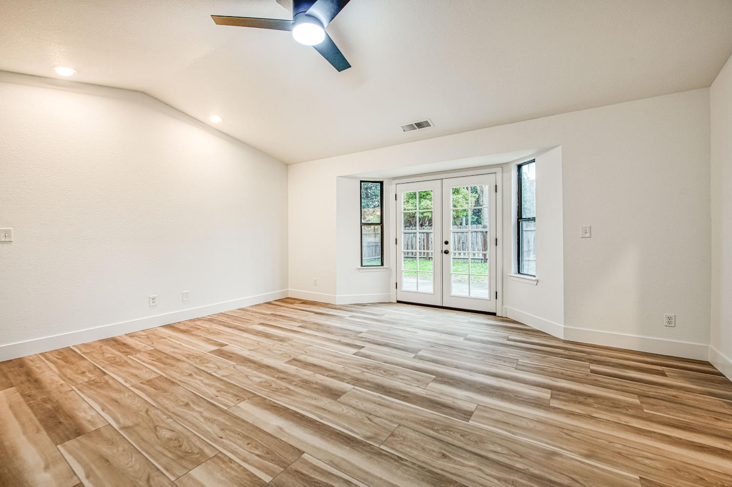 3526 Olive St, Selma, CA 93662