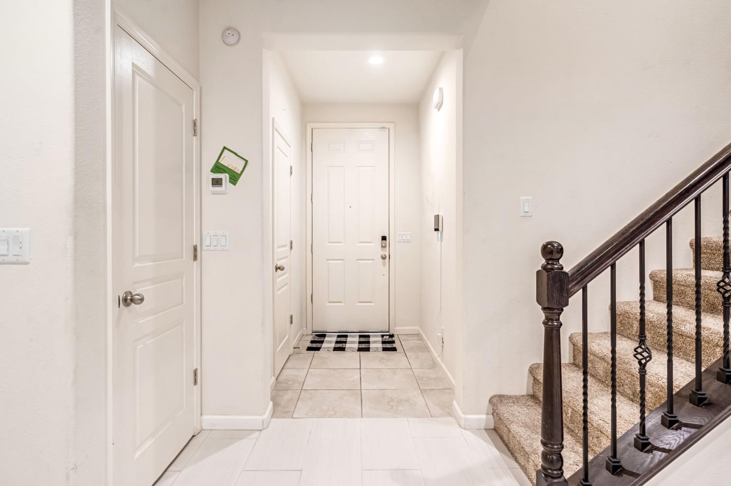 6095 E Bishop Ln SE, Fresno, CA 93727