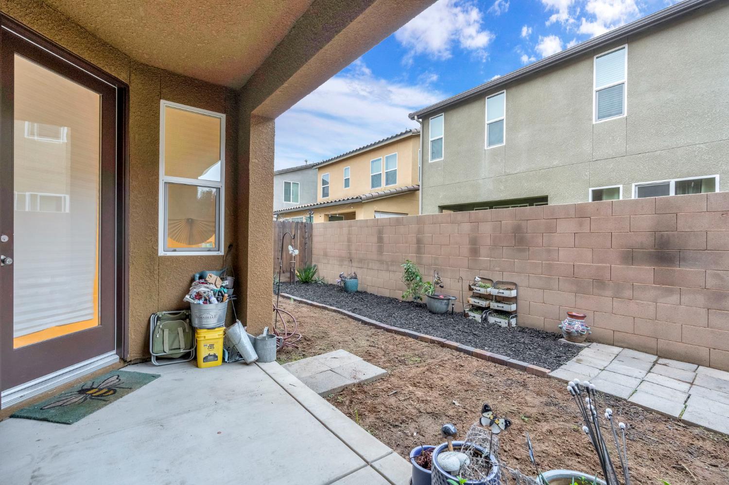 6095 E Bishop Ln SE, Fresno, CA 93727