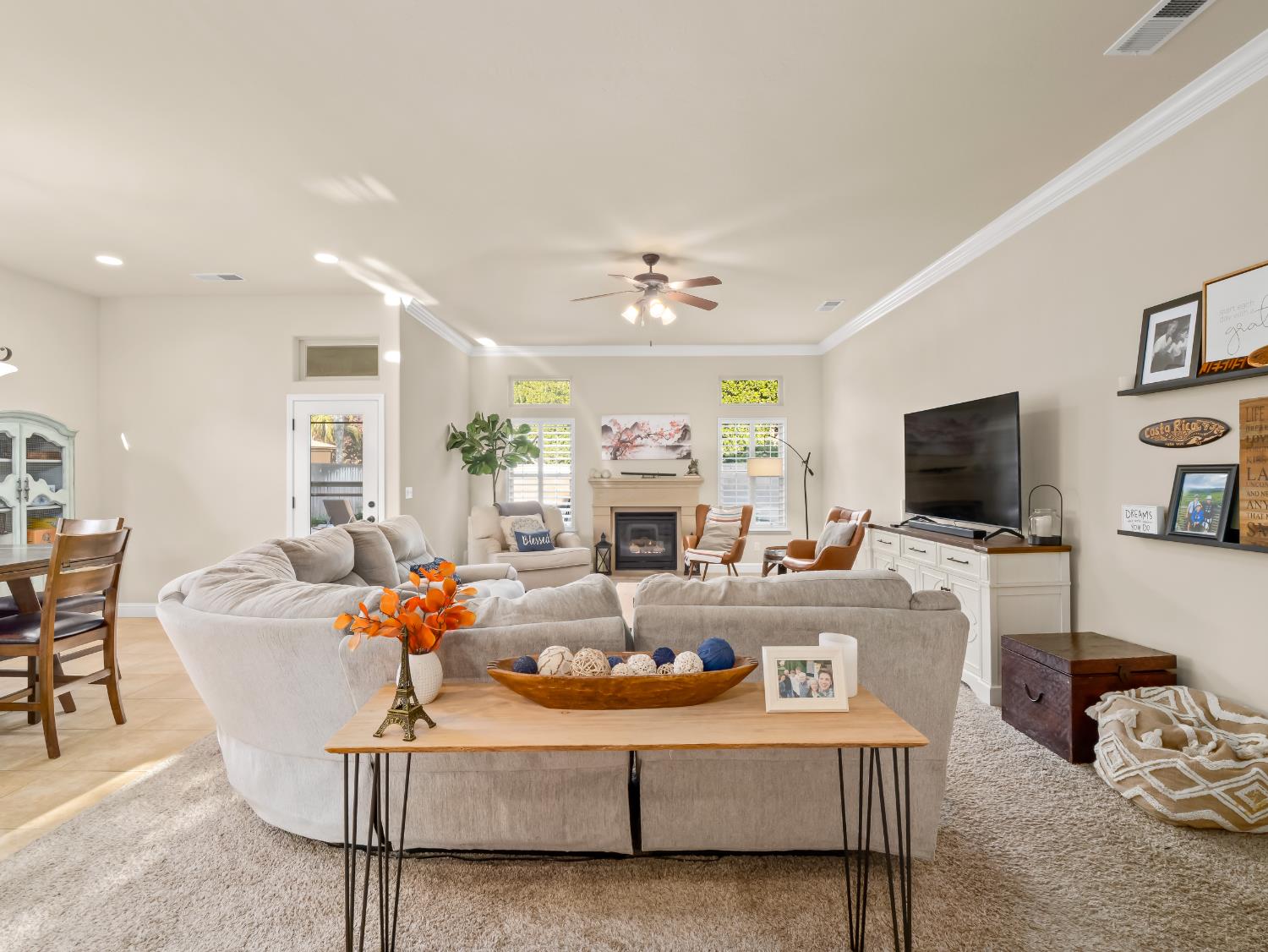 1687 N Karen Ave, Clovis, CA 93619