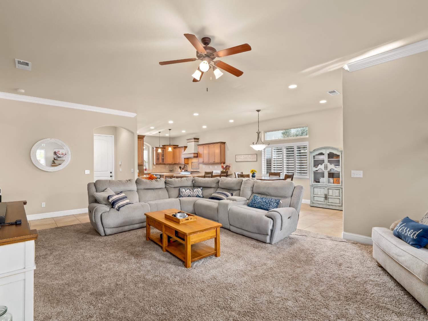 1687 N Karen Ave, Clovis, CA 93619