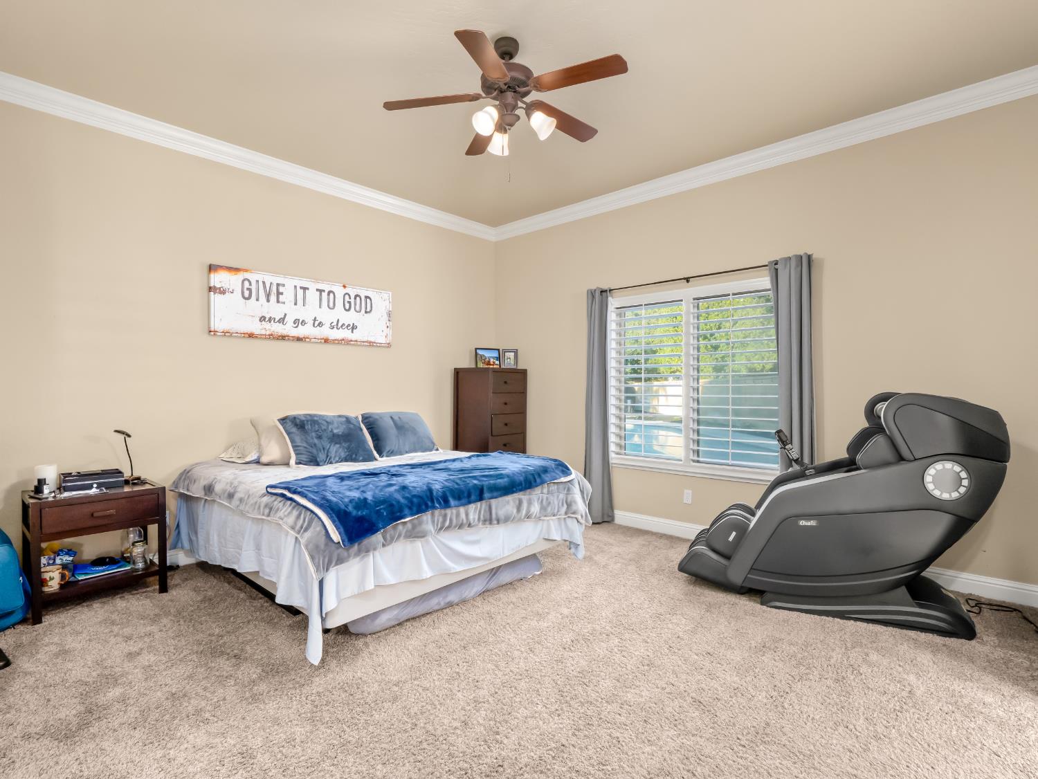 1687 N Karen Ave, Clovis, CA 93619