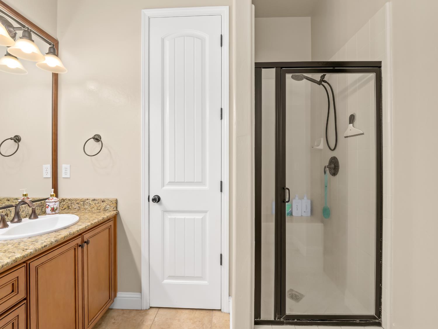 1687 N Karen Ave, Clovis, CA 93619