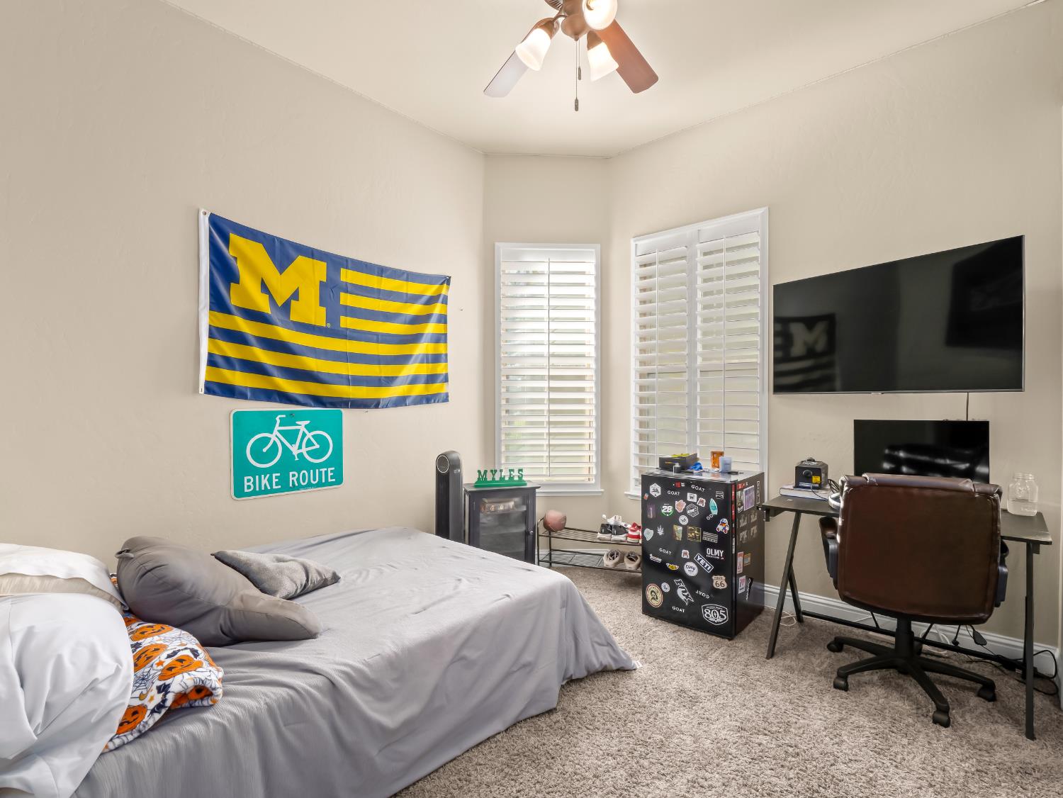 1687 N Karen Ave, Clovis, CA 93619