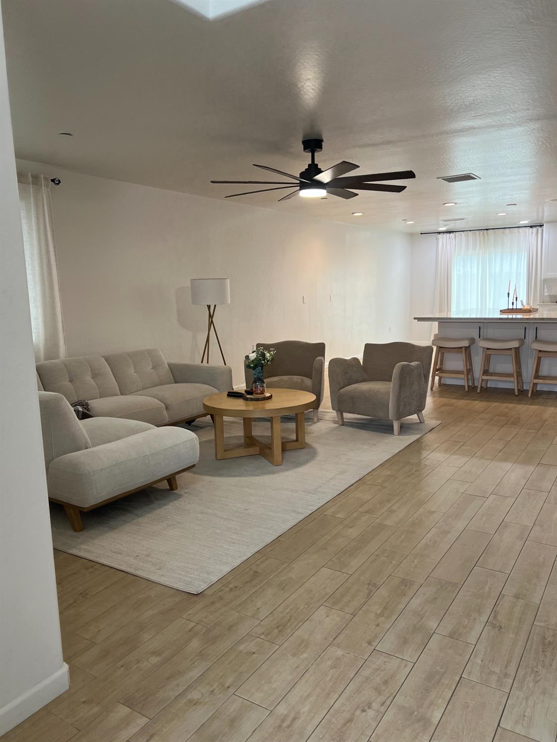 788 Apple Street, Dinuba, CA 93618