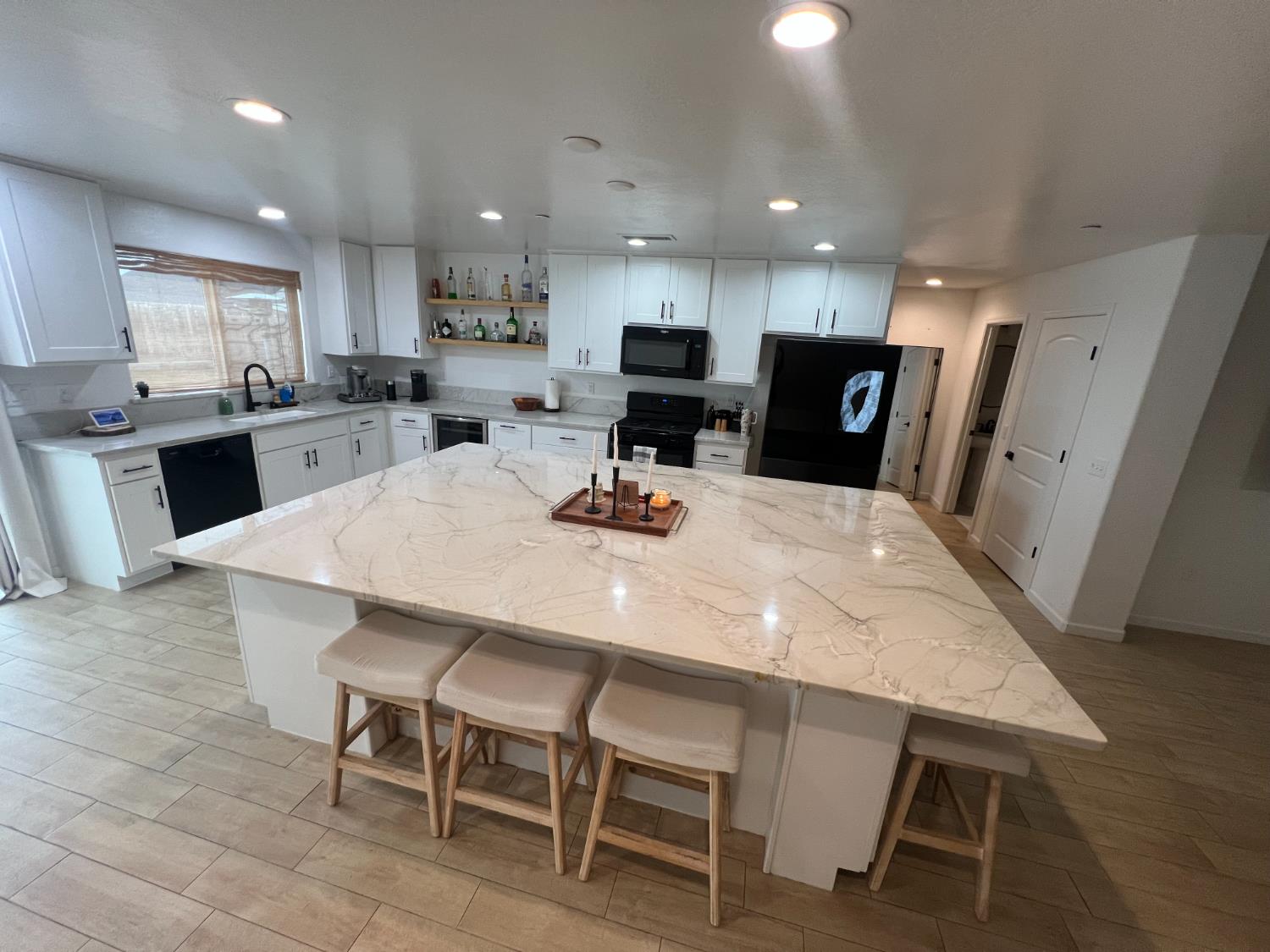 788 Apple Street, Dinuba, CA 93618