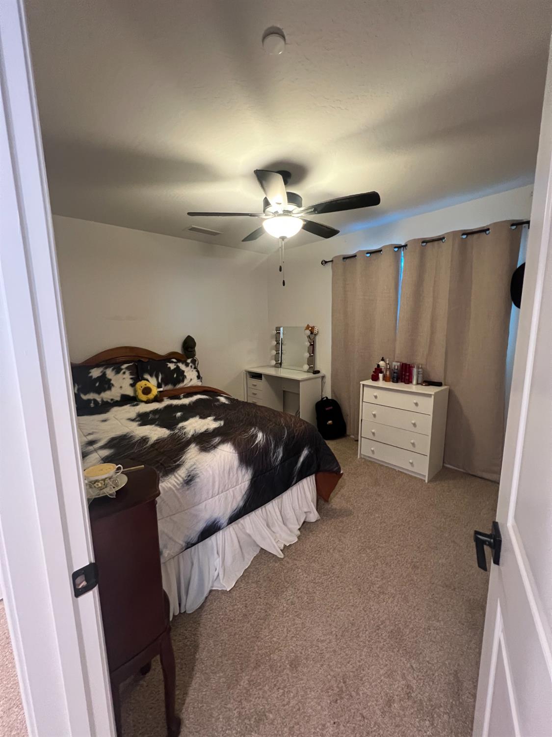 788 Apple Street, Dinuba, CA 93618