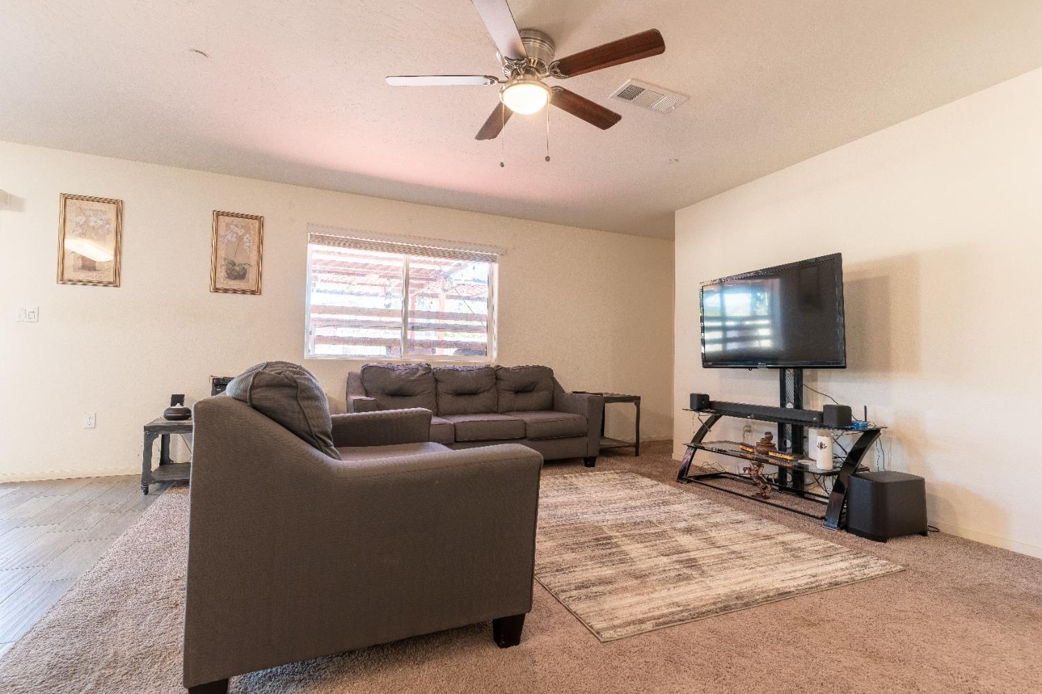 1853 S Kerckhoff Way, Hanford, CA 93230