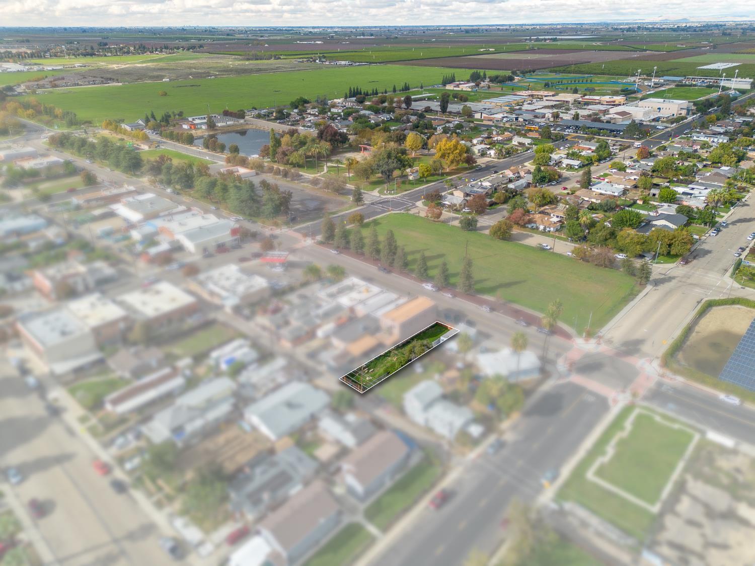 530 Fresno St, Parlier, CA 93648