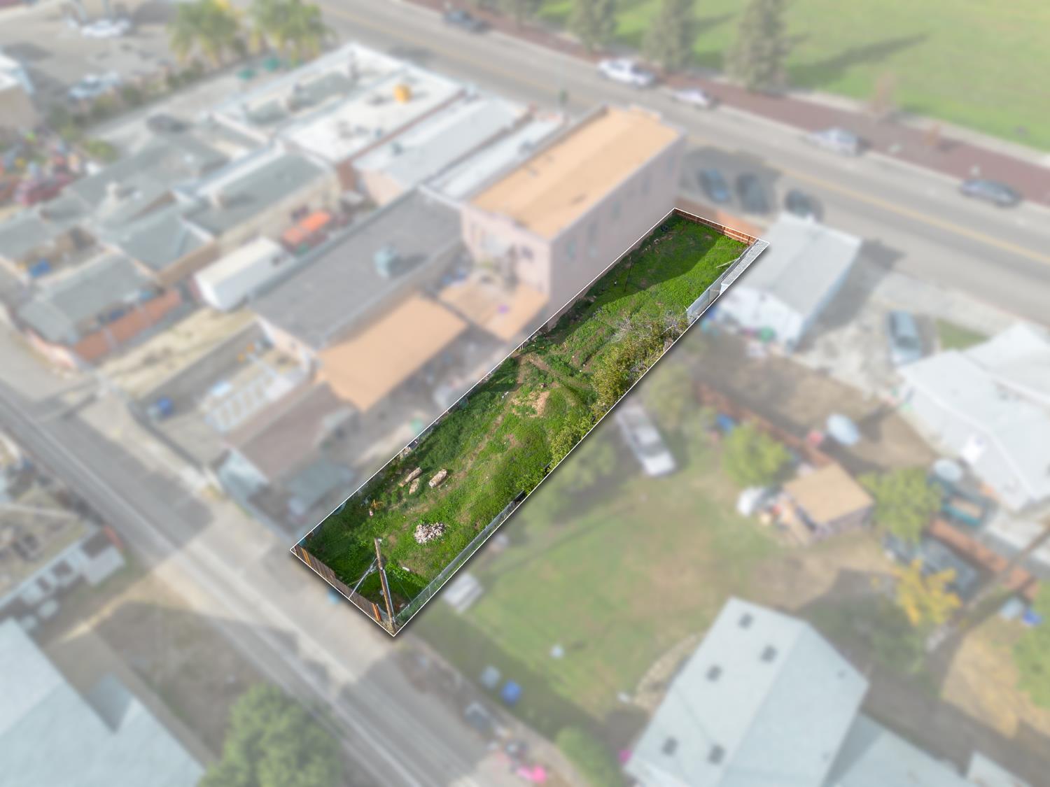 530 Fresno St, Parlier, CA 93648