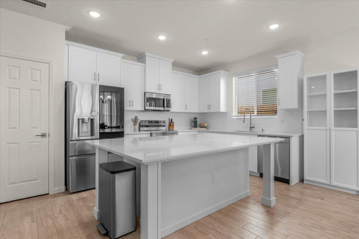 1183 Encore Way W, Madera, CA 93636