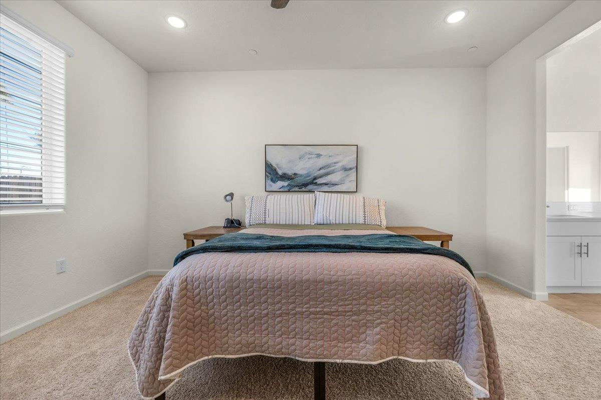 1183 Encore Way W, Madera, CA 93636