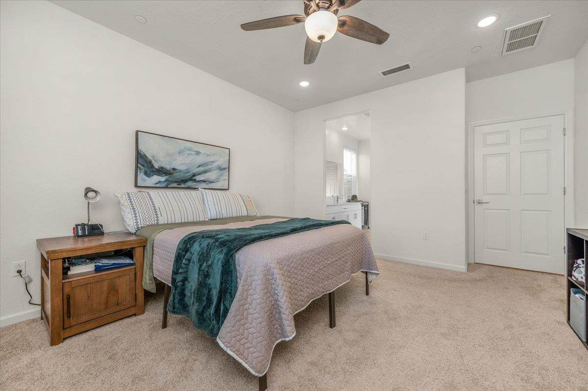 1183 Encore Way W, Madera, CA 93636