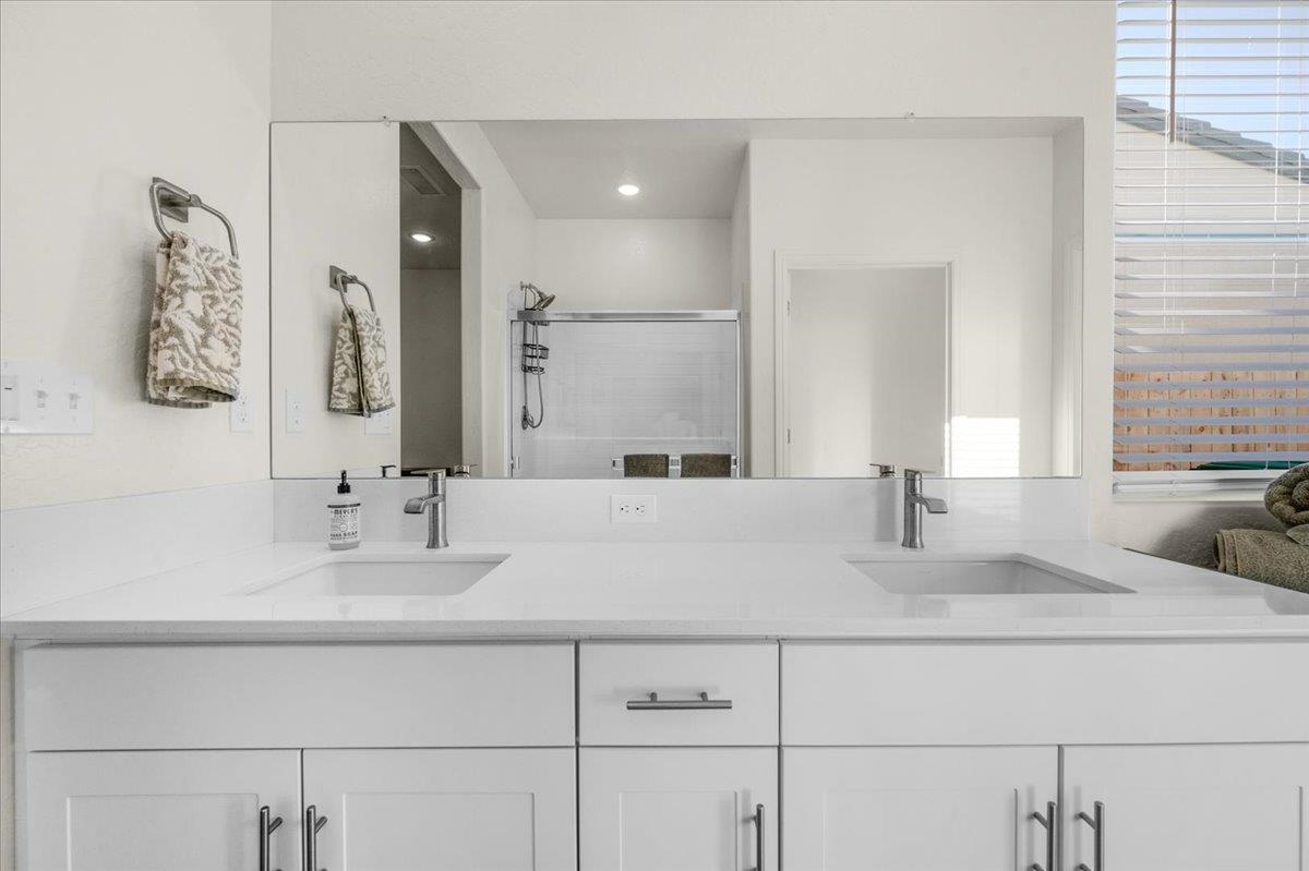 1183 Encore Way W, Madera, CA 93636