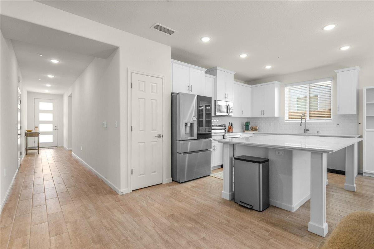 1183 Encore Way W, Madera, CA 93636