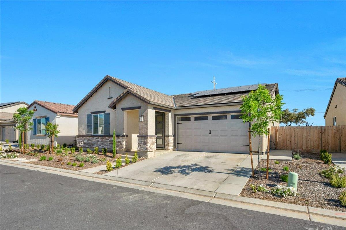 1183 Encore Way W, Madera, CA 93636