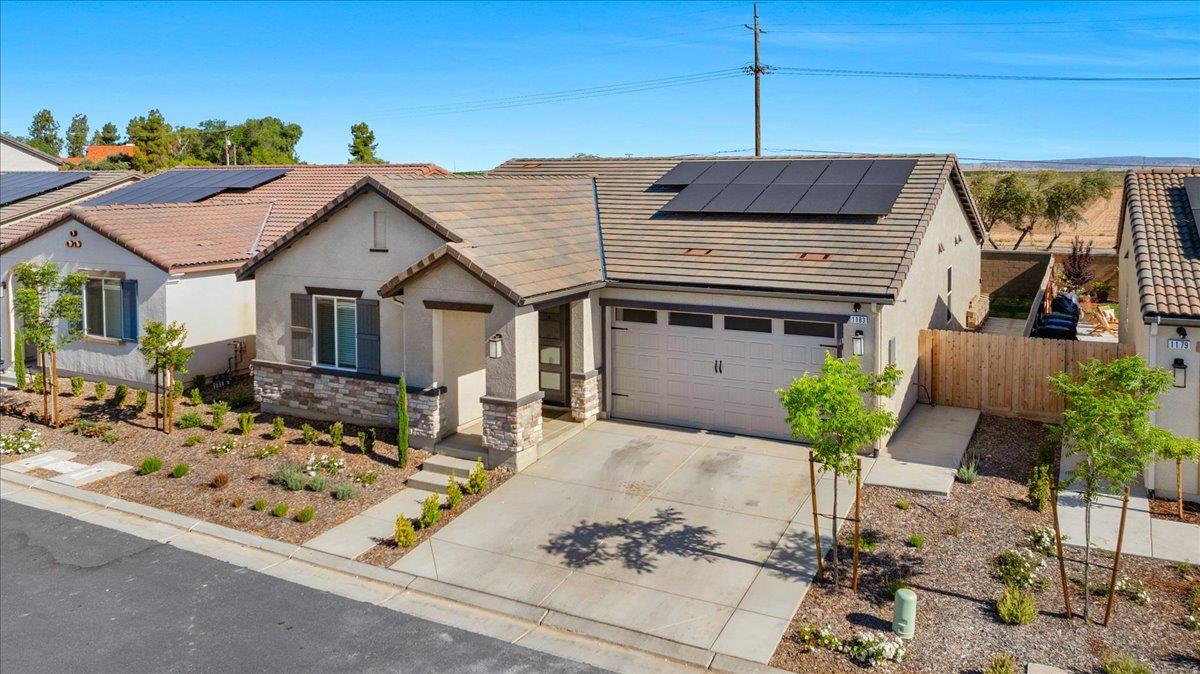 1183 Encore Way W, Madera, CA 93636