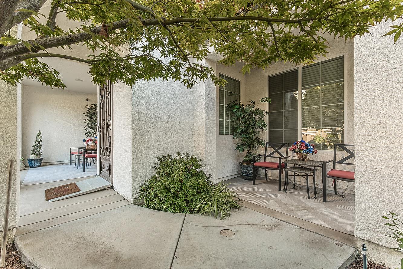 3046 Indianapolis Ave, Clovis, CA 93619