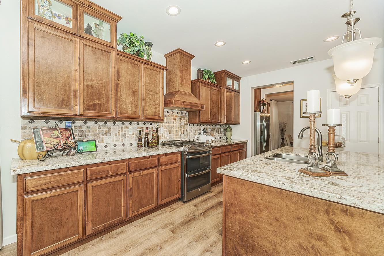 3046 Indianapolis Ave, Clovis, CA 93619