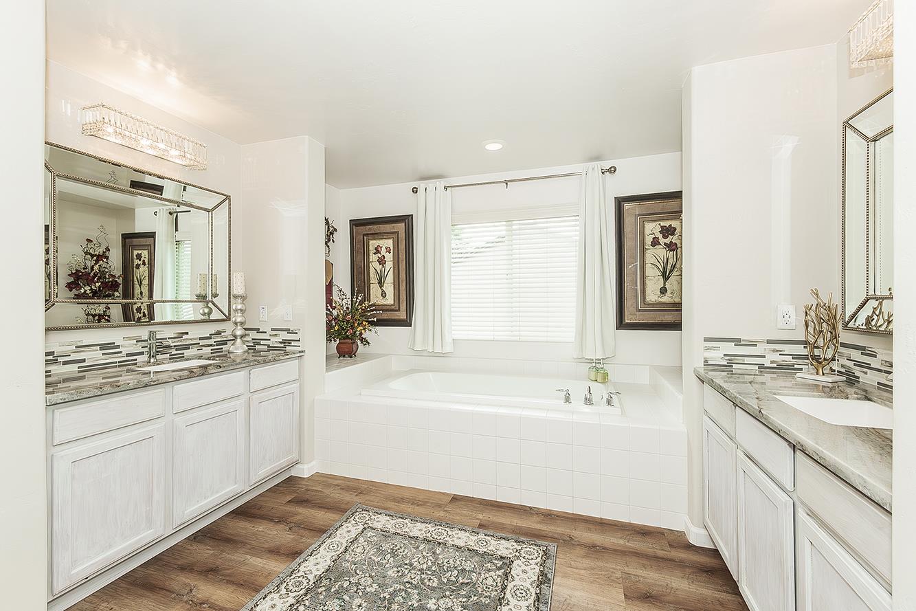 3046 Indianapolis Ave, Clovis, CA 93619