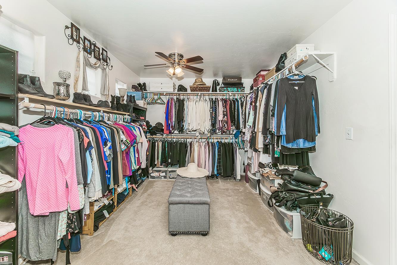 3046 Indianapolis Ave, Clovis, CA 93619