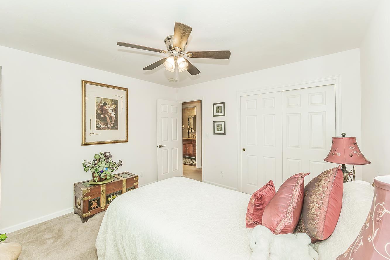 3046 Indianapolis Ave, Clovis, CA 93619