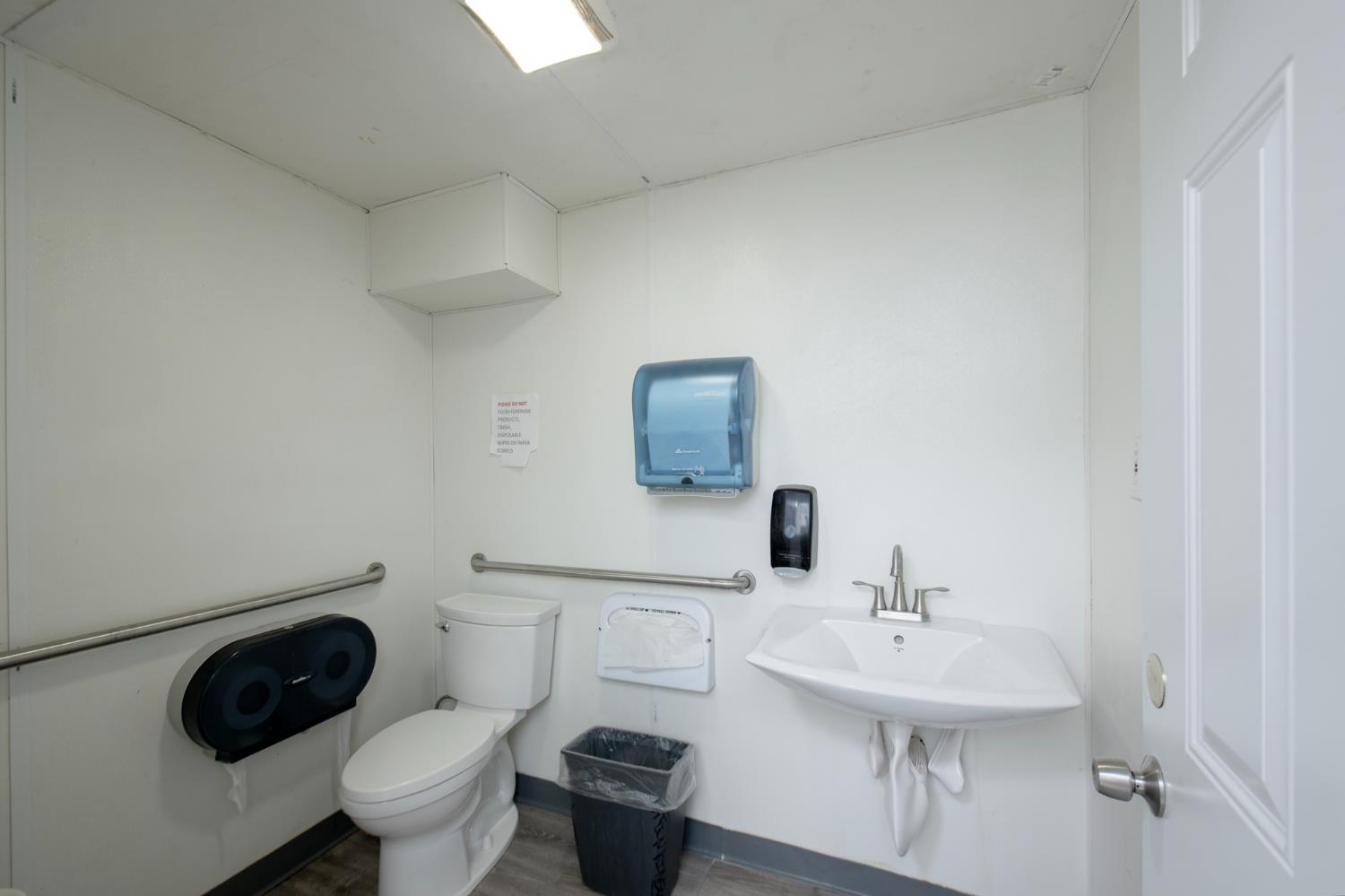 747 E Weldon Ave, Fresno, CA 93704