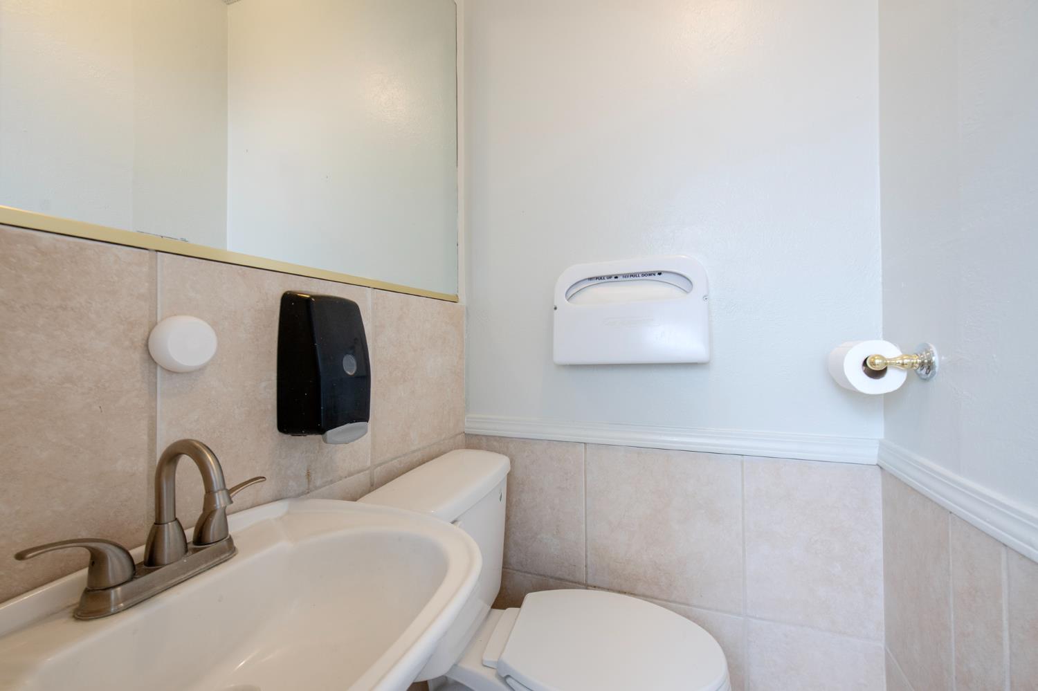 747 E Weldon Ave, Fresno, CA 93704