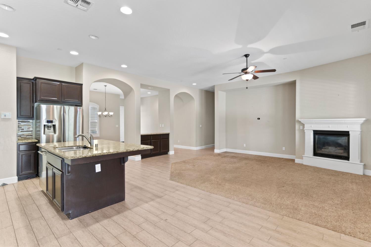 2914 Blackwood Ave, Clovis, CA 93619