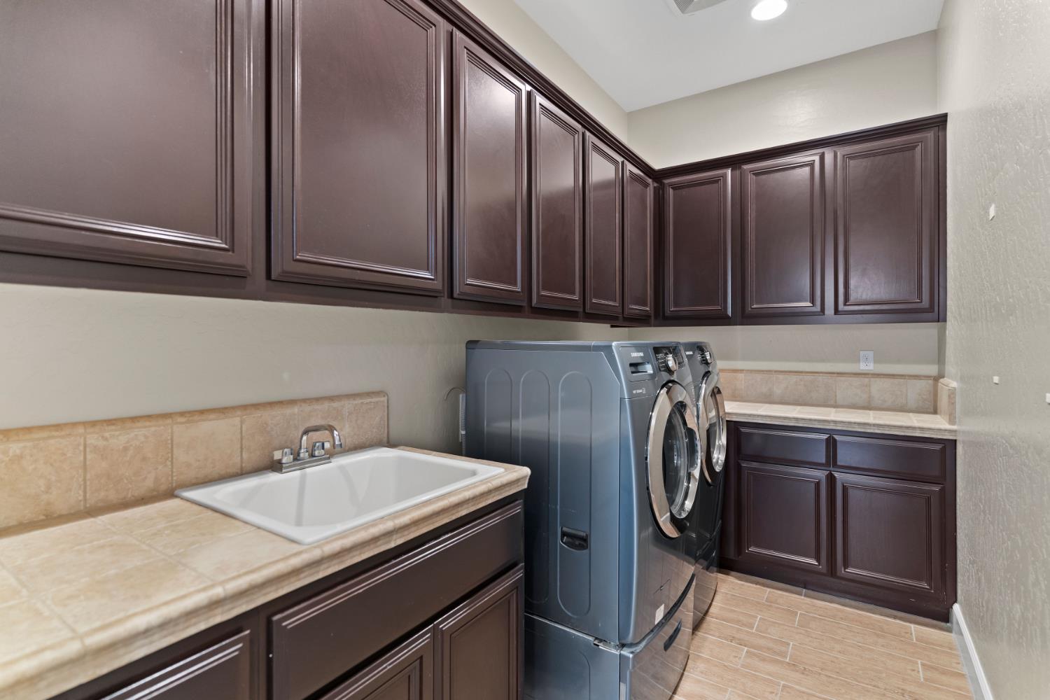 2914 Blackwood Ave, Clovis, CA 93619