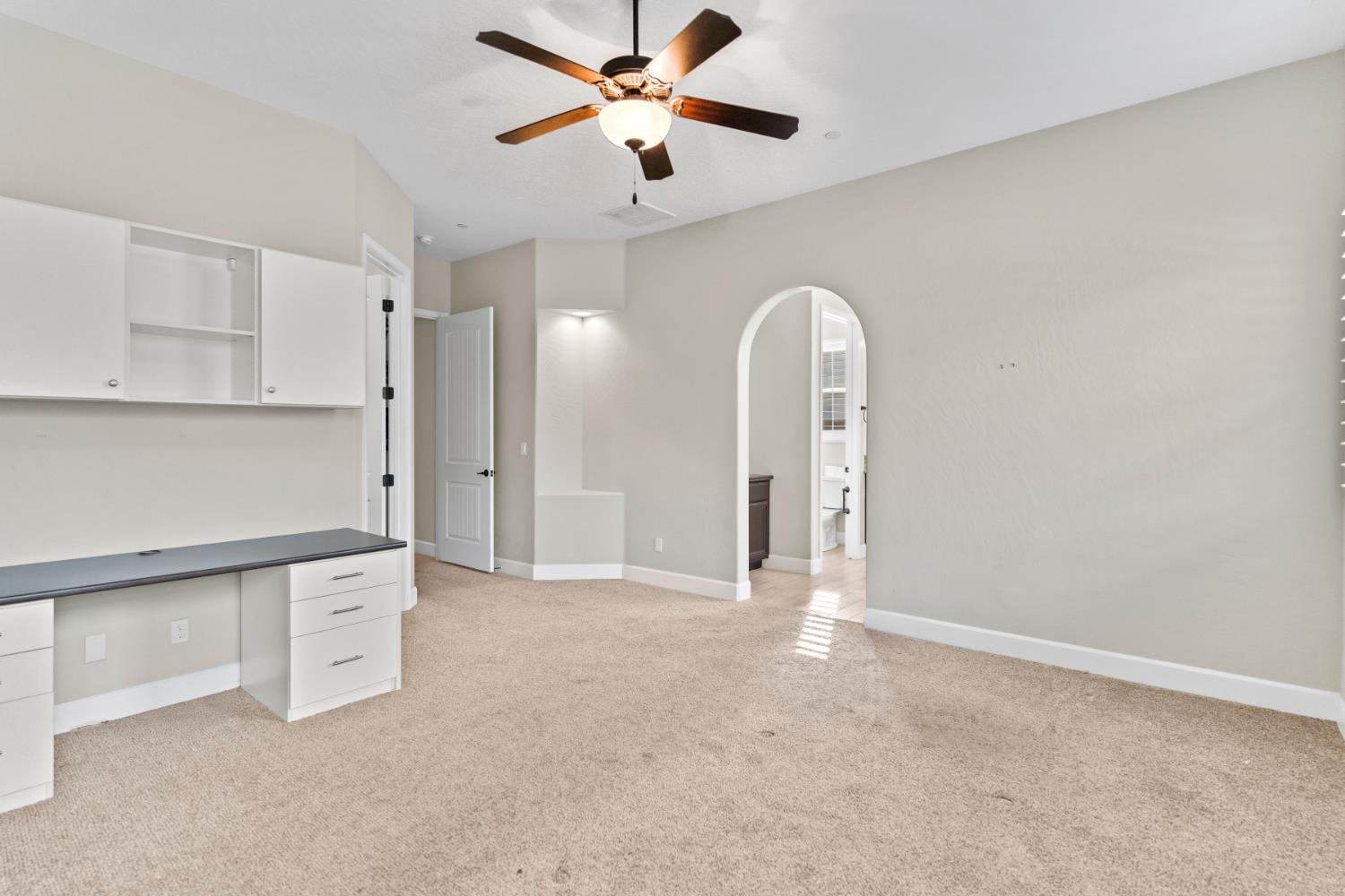 2914 Blackwood Ave, Clovis, CA 93619