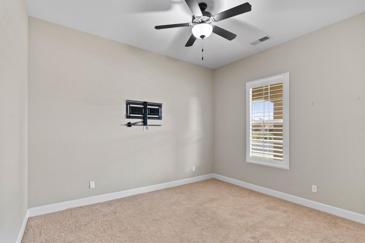 2914 Blackwood Ave, Clovis, CA 93619