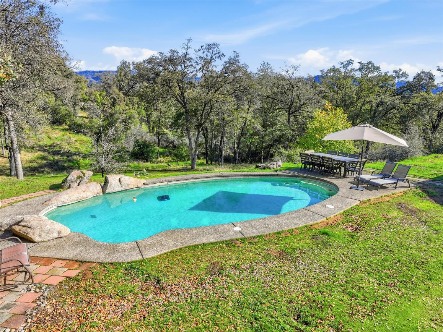 32169 Maranatha Dr, North Fork, CA 93643