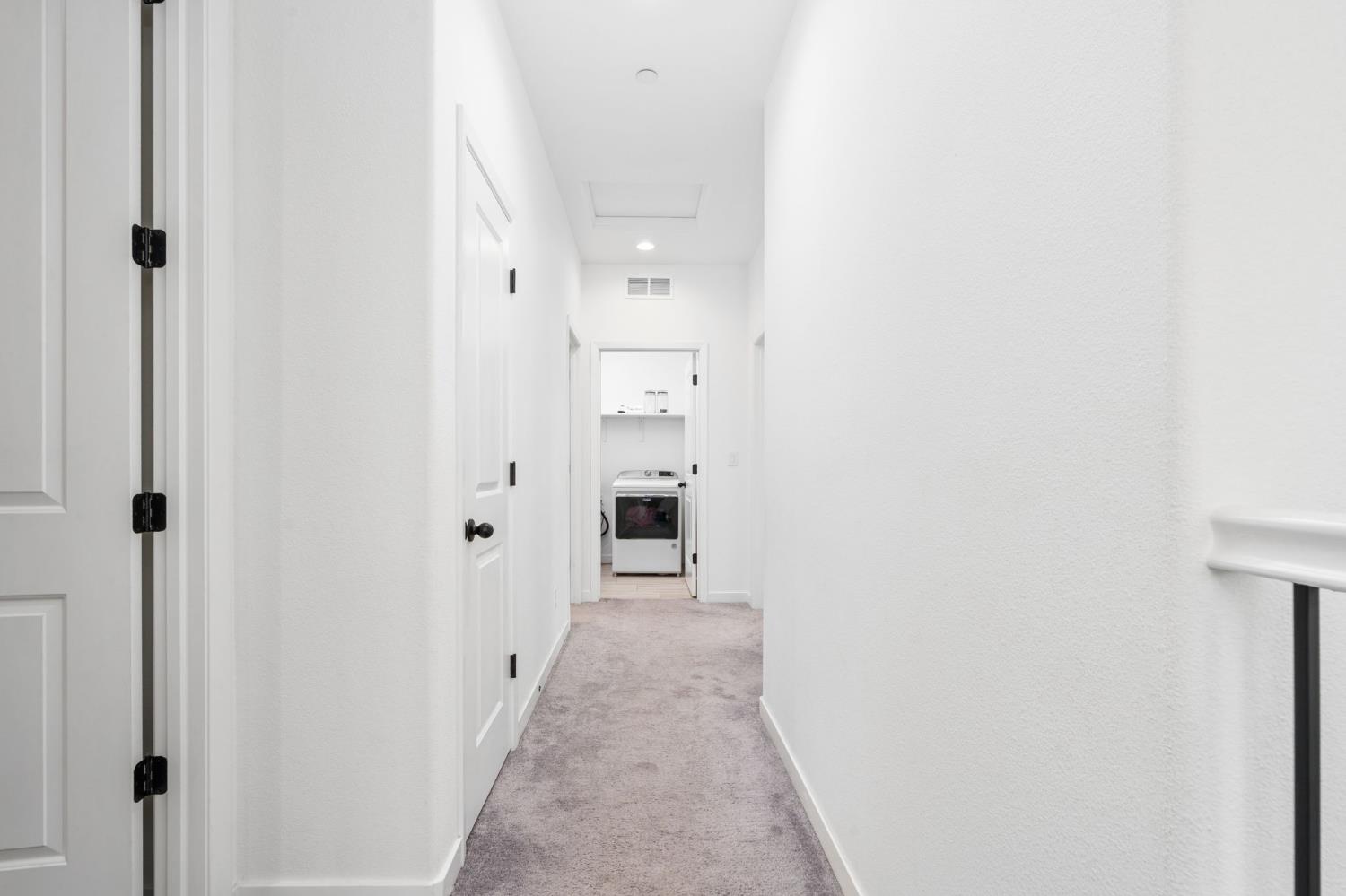 724 Arrowhead Dr, Madera, CA 93636