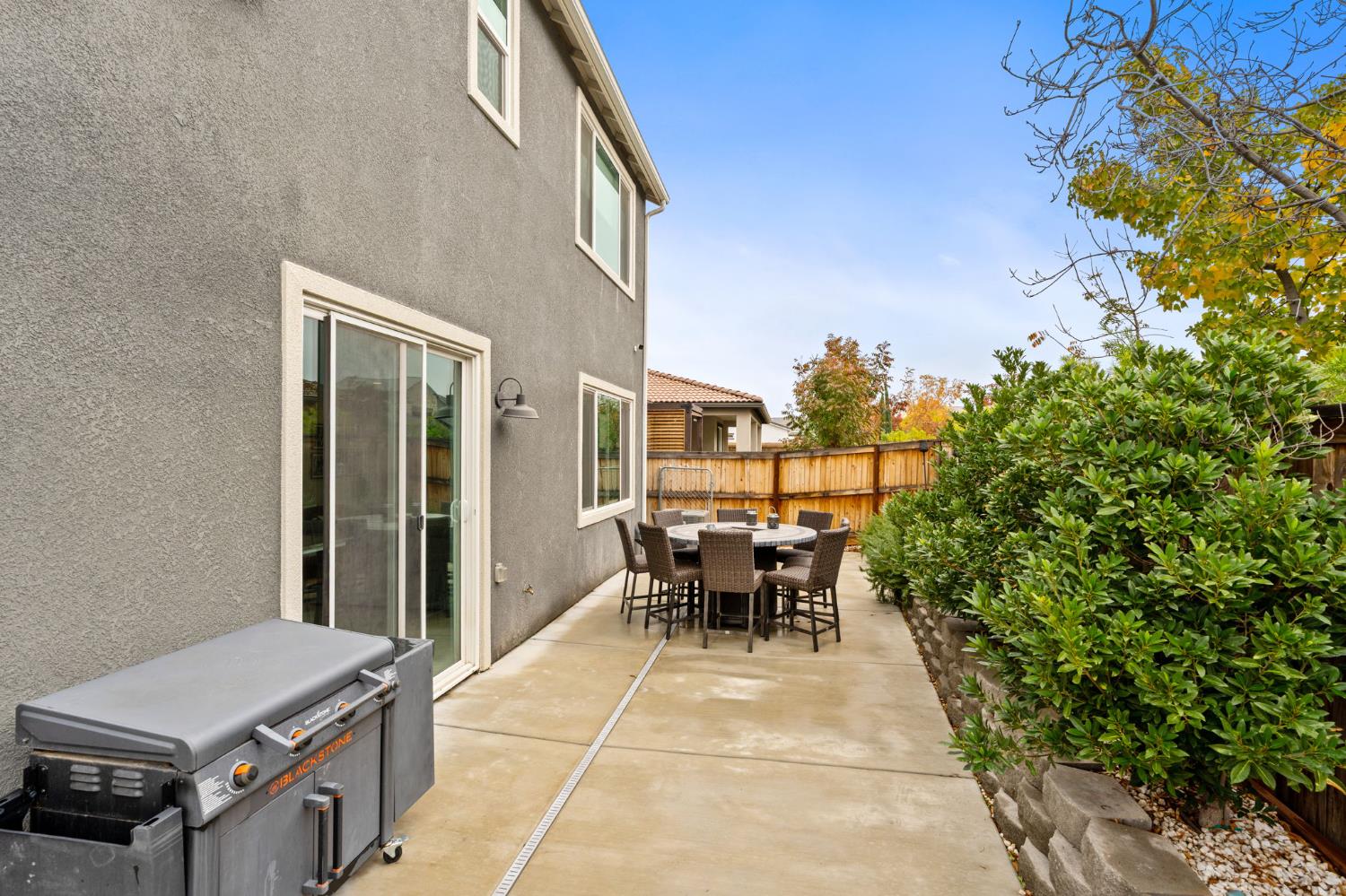 724 Arrowhead Dr, Madera, CA 93636