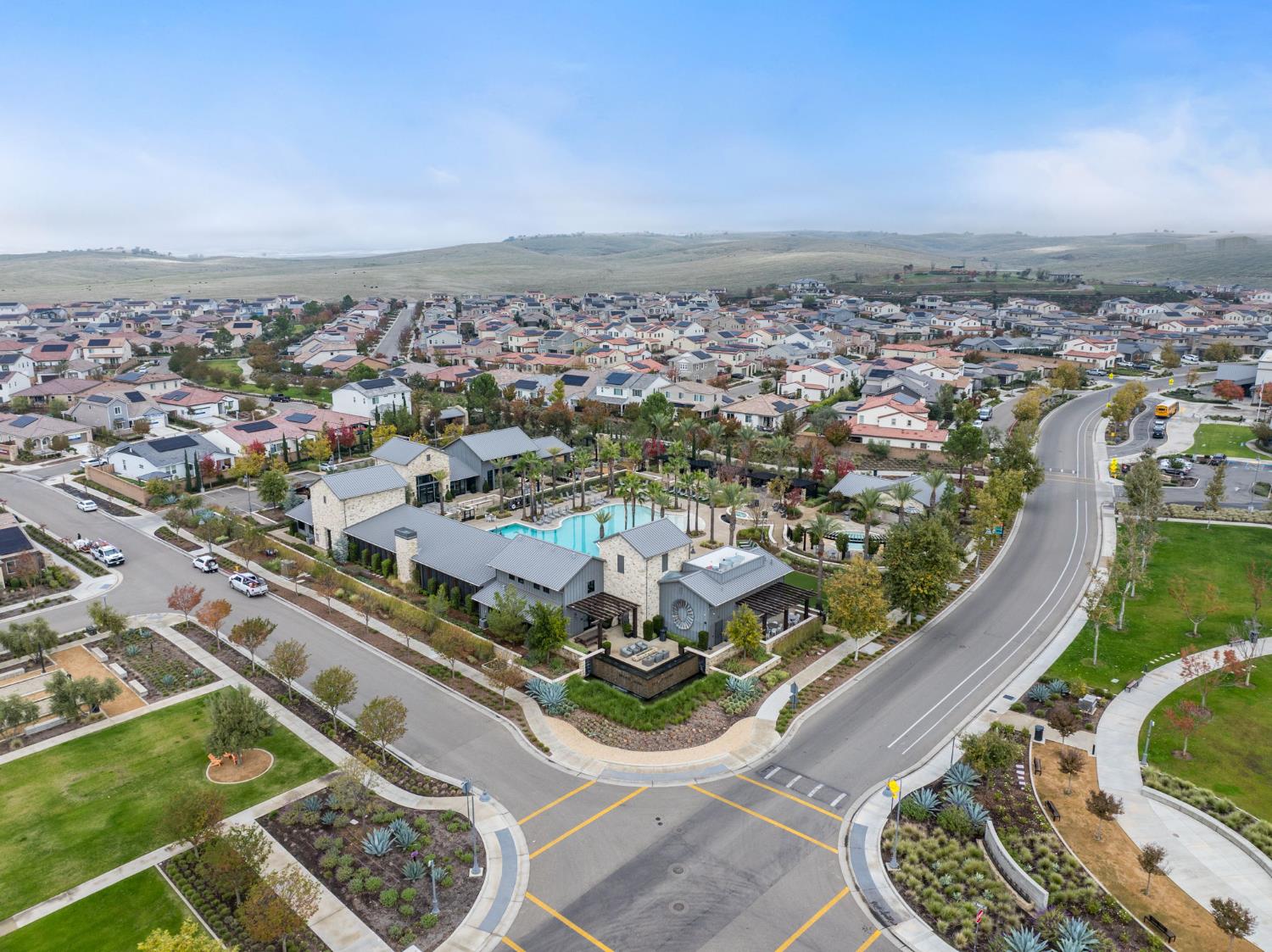 724 Arrowhead Dr, Madera, CA 93636