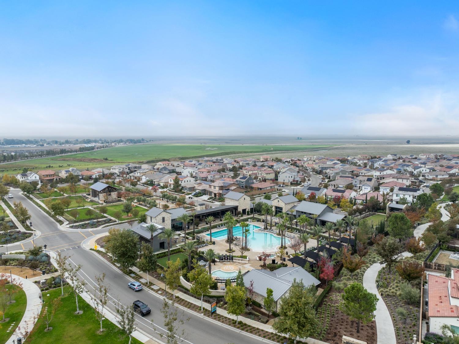 724 Arrowhead Dr, Madera, CA 93636