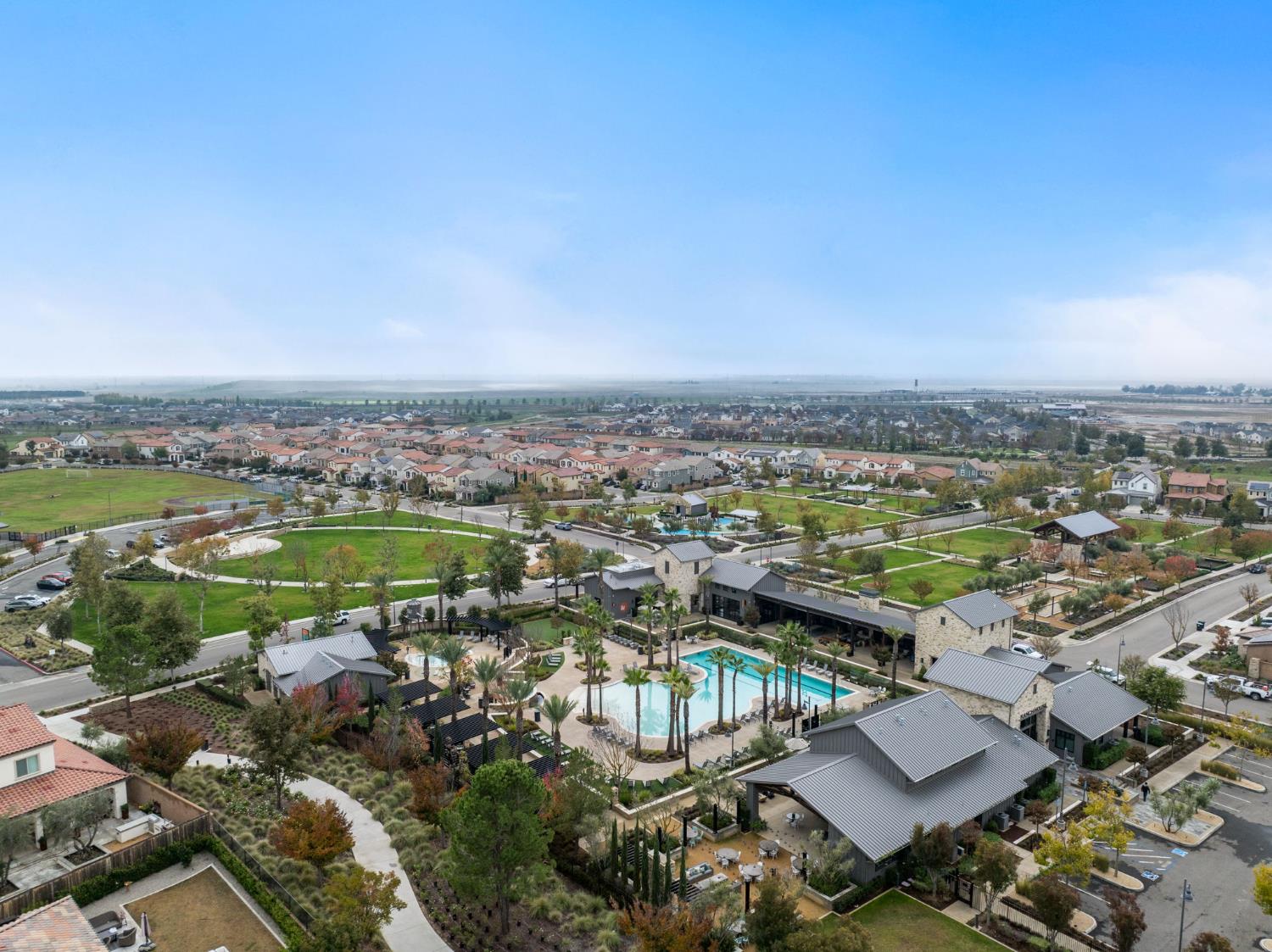 724 Arrowhead Dr, Madera, CA 93636