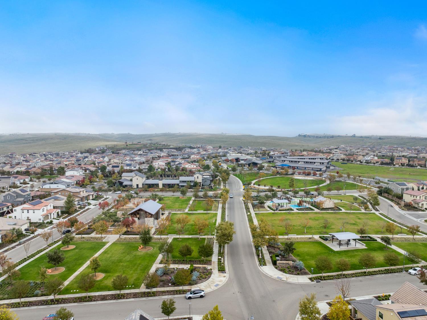 724 Arrowhead Dr, Madera, CA 93636