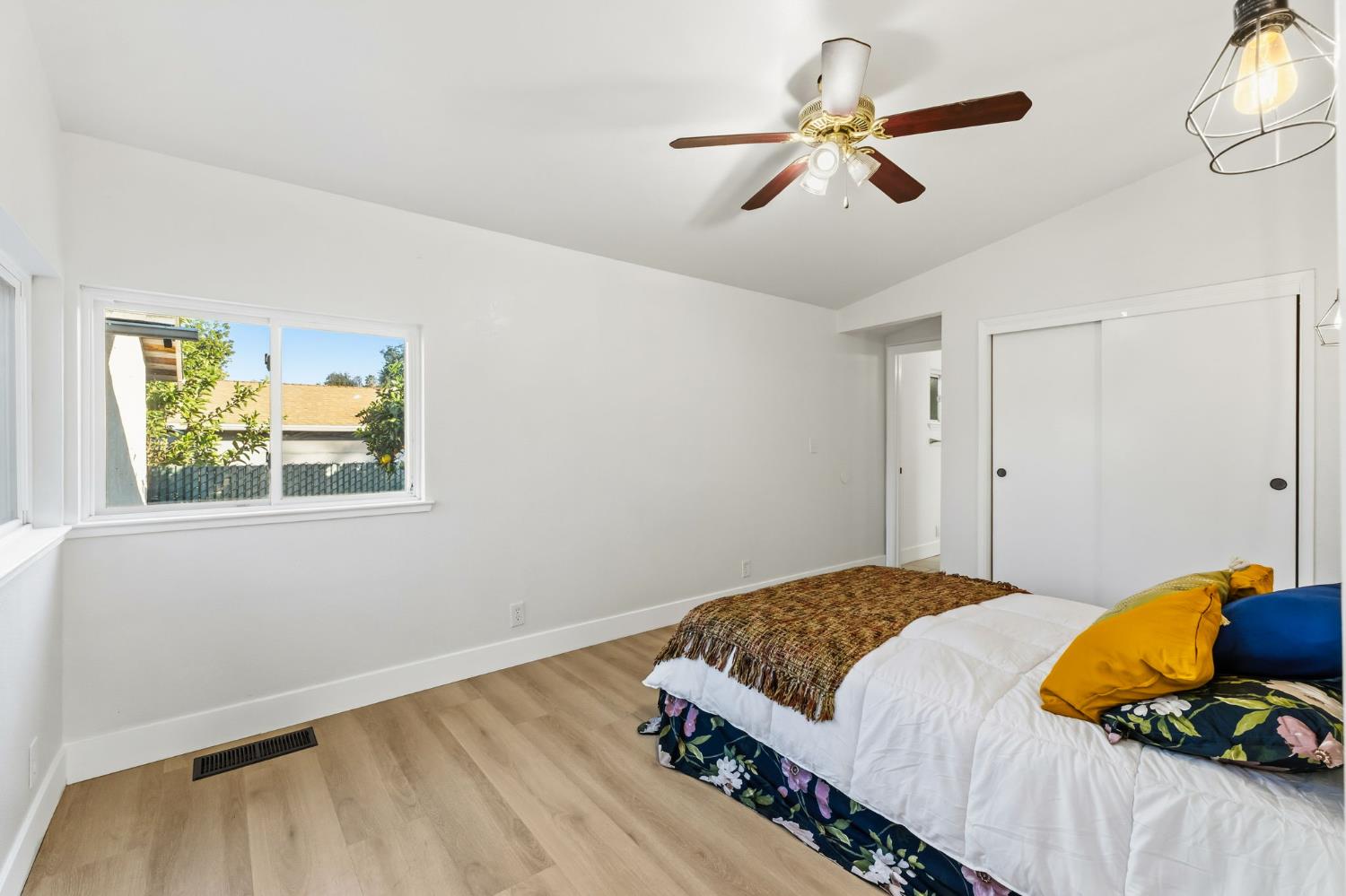 3515 E Lowe Ave, Fresno, CA 93702