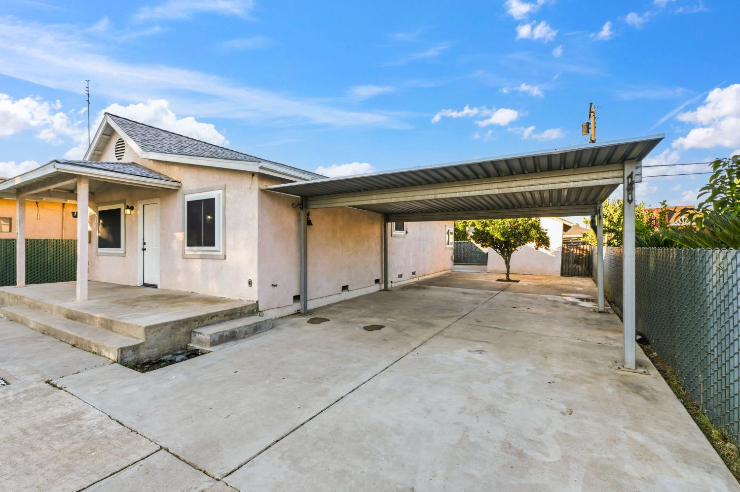 3515 E Lowe Ave, Fresno, CA 93702