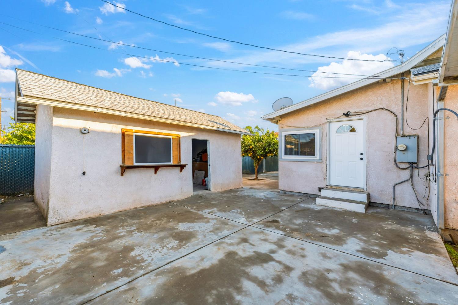 3515 E Lowe Ave, Fresno, CA 93702