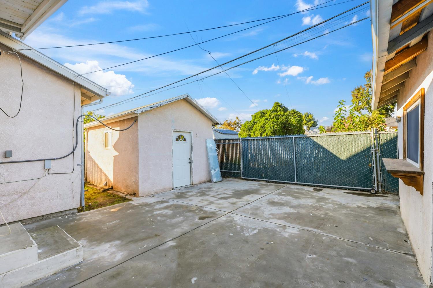 3515 E Lowe Ave, Fresno, CA 93702